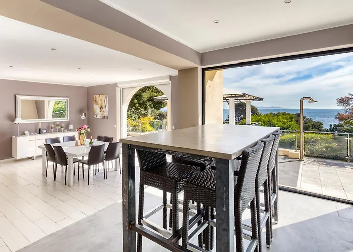 Demeure Domaine Du Soleil ヴィラ