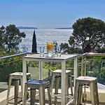 Demeure Domaine Du Soleil * Le Lavandou